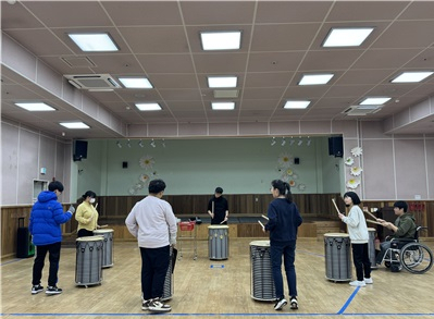 장애 청소년과 함께 달린 '런런' 성료 - 뉴스 썸네일 이미지