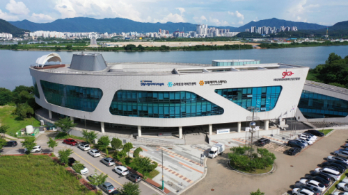 [강원경제 대전환 100년의 미래]디지털 기술·콘텐츠 산업 육성...AI 혁신... - 뉴스 썸네일 이미지