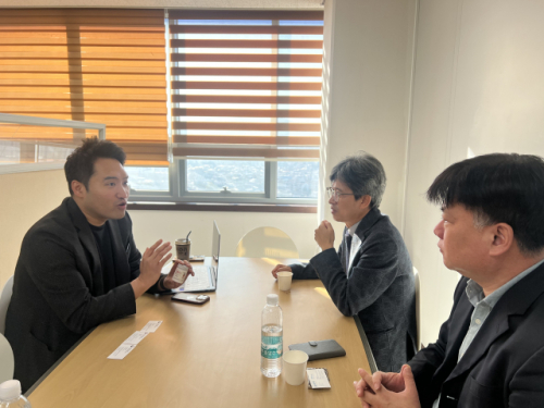 [포토뉴스]강원지방중소벤처기업청, ㈜참약사 방문 - 뉴스 썸네일 이미지