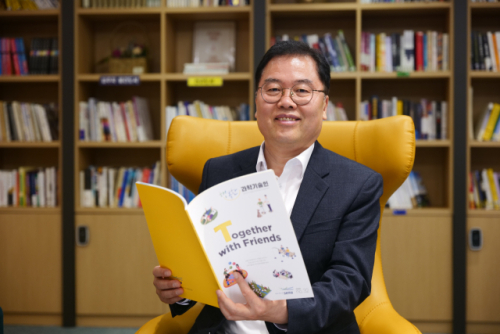 [100세 인생 노(老)하우를 찾다]우수한 복지 및 의료서비스, 은퇴자 지식... - 뉴스 썸네일 이미지