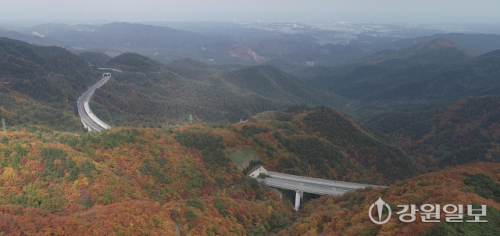 영동고속도로 개통 50주년... '강원의 대동맥' 넘어 '대륙의 길'로 - 뉴스 썸네일 이미지