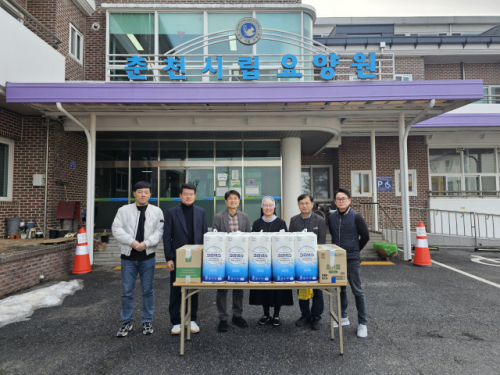 [포토뉴스]강원지방중소벤처기업청, 춘천시립요양원에 이웃돕기 물품 전... - 뉴스 썸네일 이미지