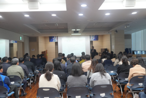 [포토뉴스]문성호 원공노 위원장, 원주축협 임직원 대상 특강 - 뉴스 썸네일 이미지